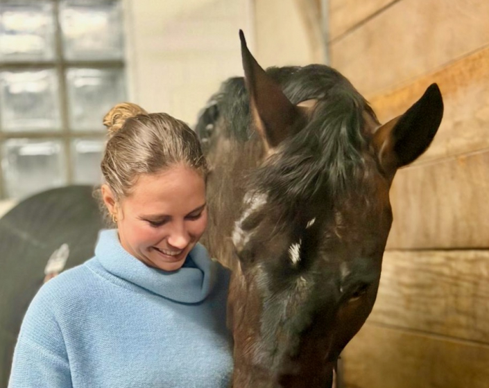 Strobel_Laura_SistersA